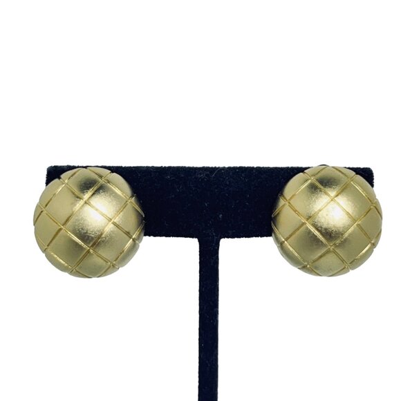 Vintage Napier Quilted Round Gold Tone Clip On Earrings Signed (5483) - Picture 1 of 7